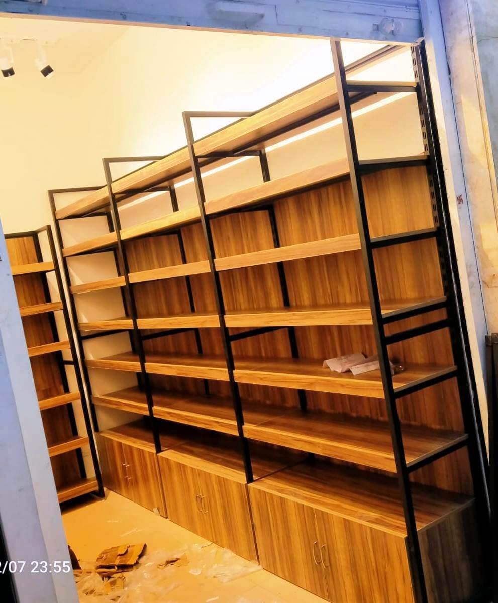 Angled-Frame Wall Bay